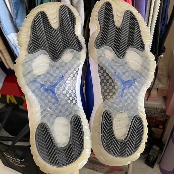 Air Jordan 11 Retro Low ❄️ - Picture 3 of 4